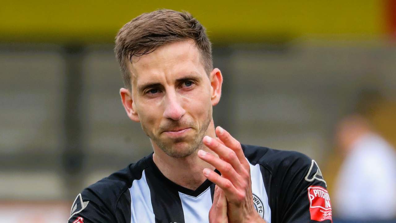 வீரர் படுகாயமடைந்ததால் கைவிடப்பட்ட போட்டி!