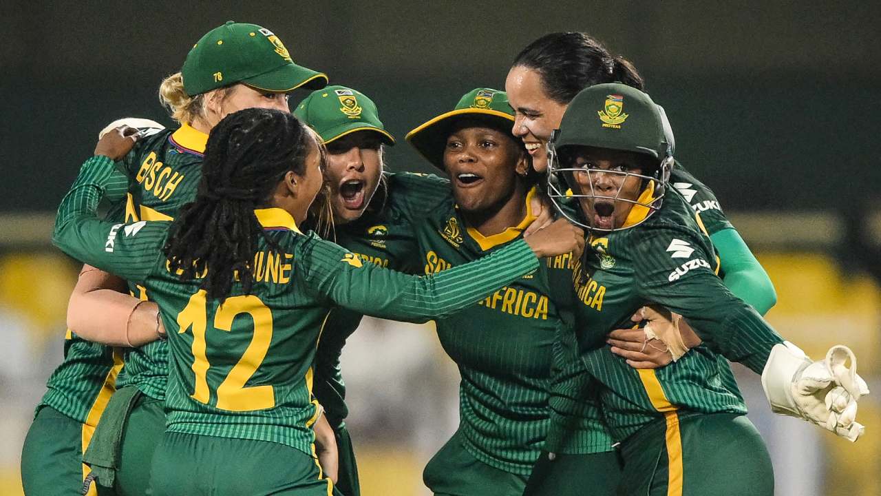 இங்கிலாந்தை 125 ஓட்டத்தால் வீழ்த்தி முதல் முறையாக இறுதிப் போட்டிக்கு முன்னேறிய தென்னாப்பிரிக்கா!