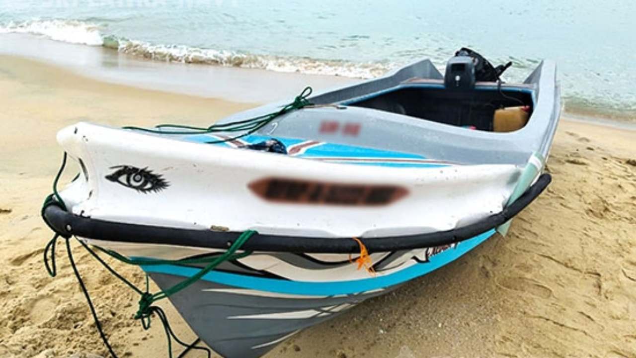 சட்டவிரோத மீன்பிடி; 4 படகுகளுடன் ஆறு மீனவர்கள் கைது!