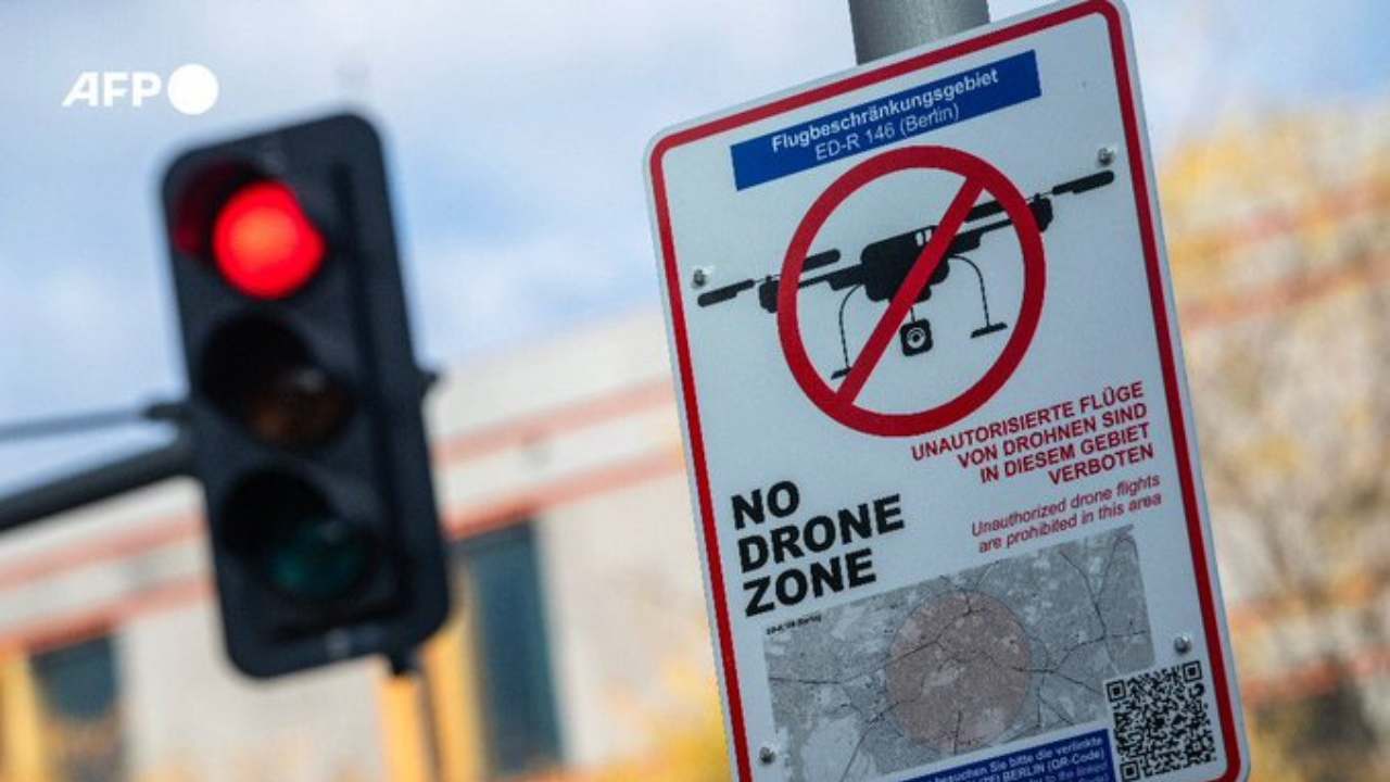 அத்து மீறிய ட்ரோன் ஊடுவலால் ஜெர்மன் விமான சேவை பாதிப்பு!