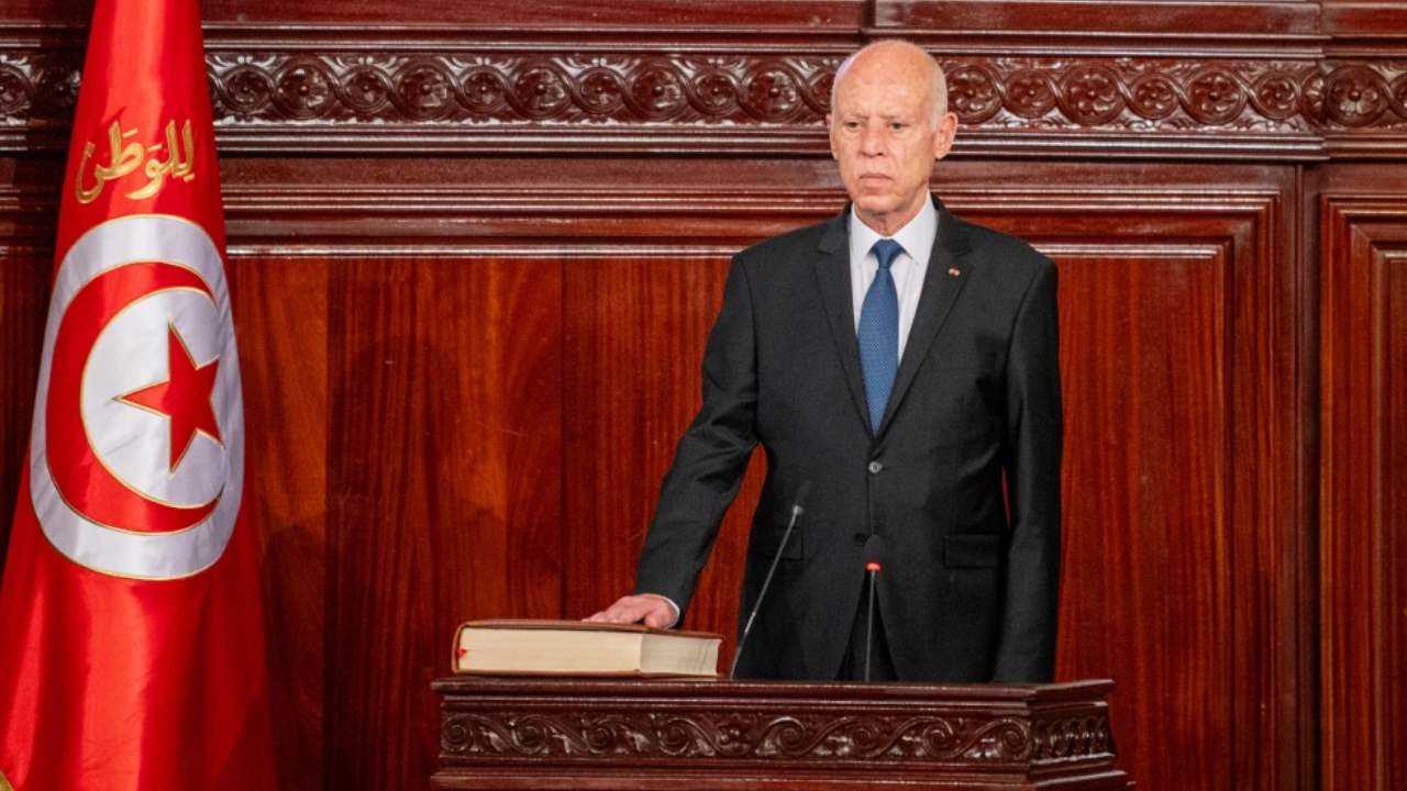 ஜனாதிபதியை அவமதிக்கும் வகையில் கருத்து பதிவிட்டதற்காக துனிசியாவில் ஒருவருக்கு மரண தண்டனை!