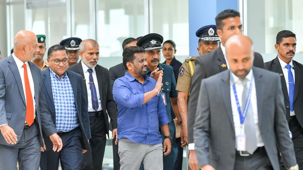 நாடு திரும்பினார் ஜனாதிபதி!