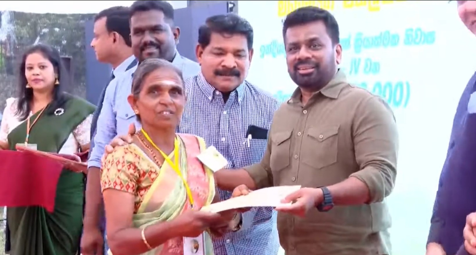 பண்டாரவளையில் 2000 பேருக்கு வீட்டு உரிமை வழங்கிவைப்பு!