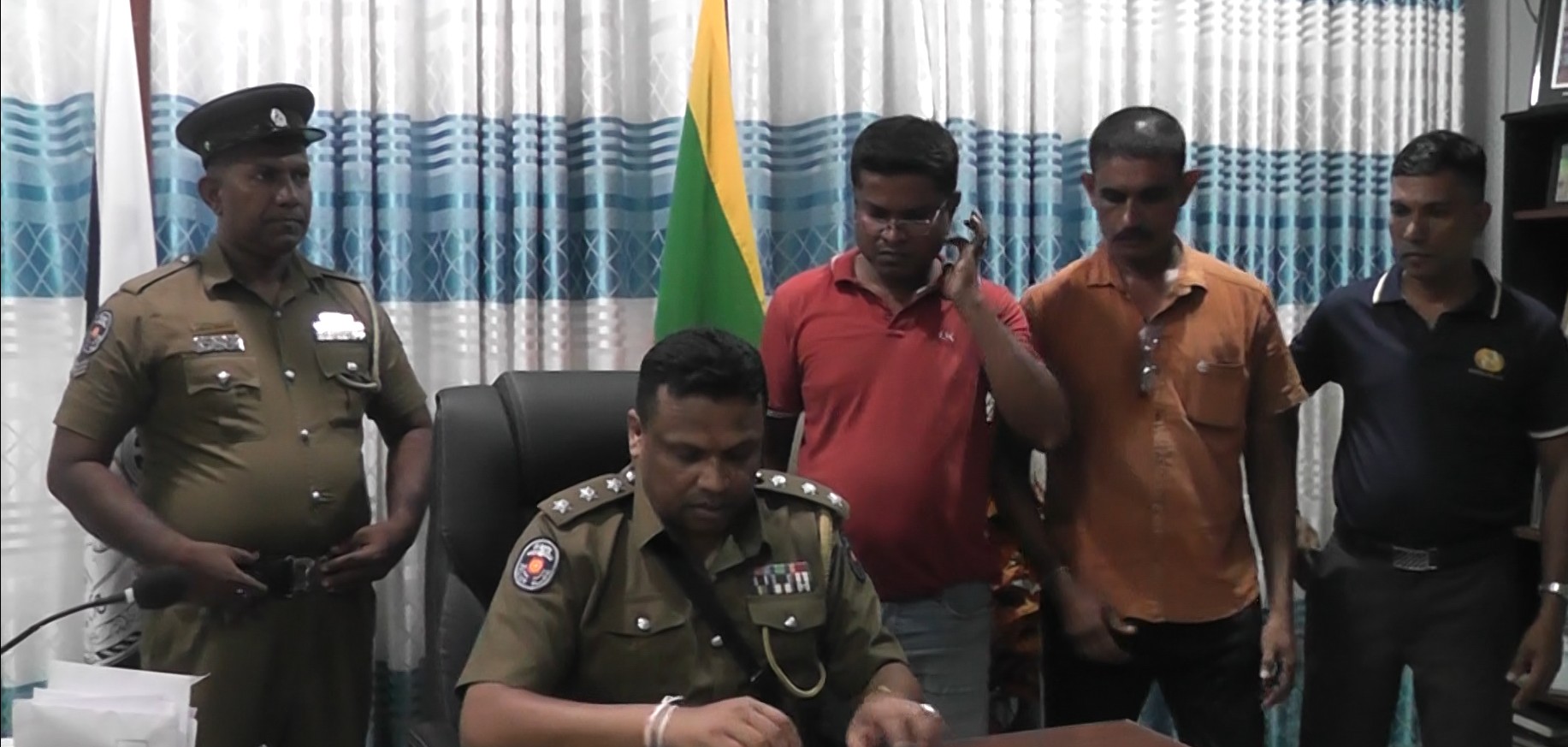 பேருந்தில் போதைப் பொருள் கடத்தலில் ஈடுபட்ட இருவர் கைது!