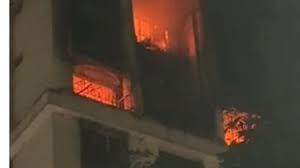 அடுக்குமாடி குடியிருப்பில் தீ விபத்து- நால்வர் உயிரிழப்பு!