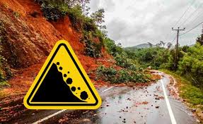 பசறை – லுணுகலை வீதியில் மண்சரிவு-மூன்று குடும்பங்கள் வெளியேற்றம்!