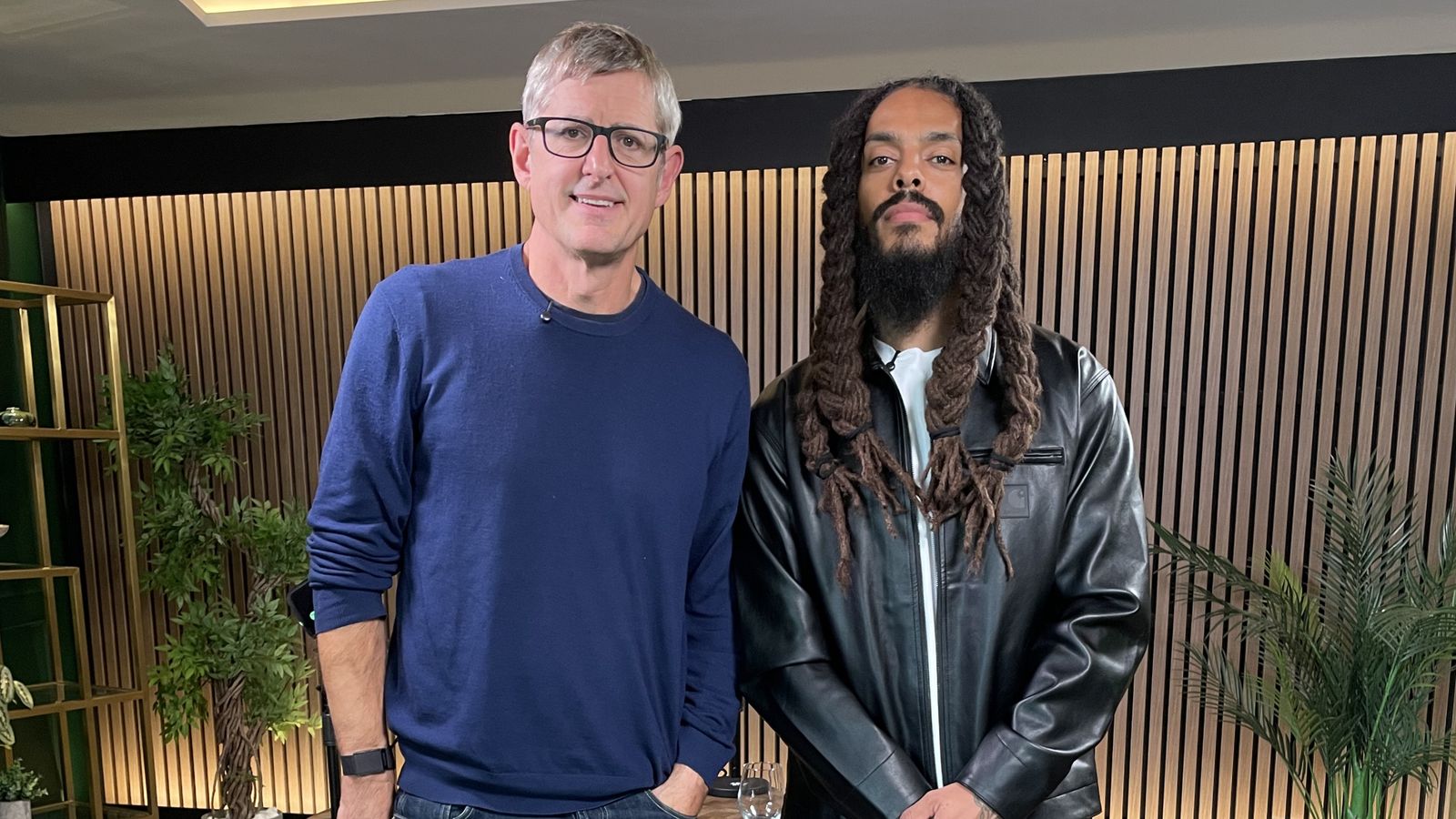 Theroux Podcast நிதியை நிறுத்திய இங்கிலாந்தின் தேசிய விமான நிறுவனம்!