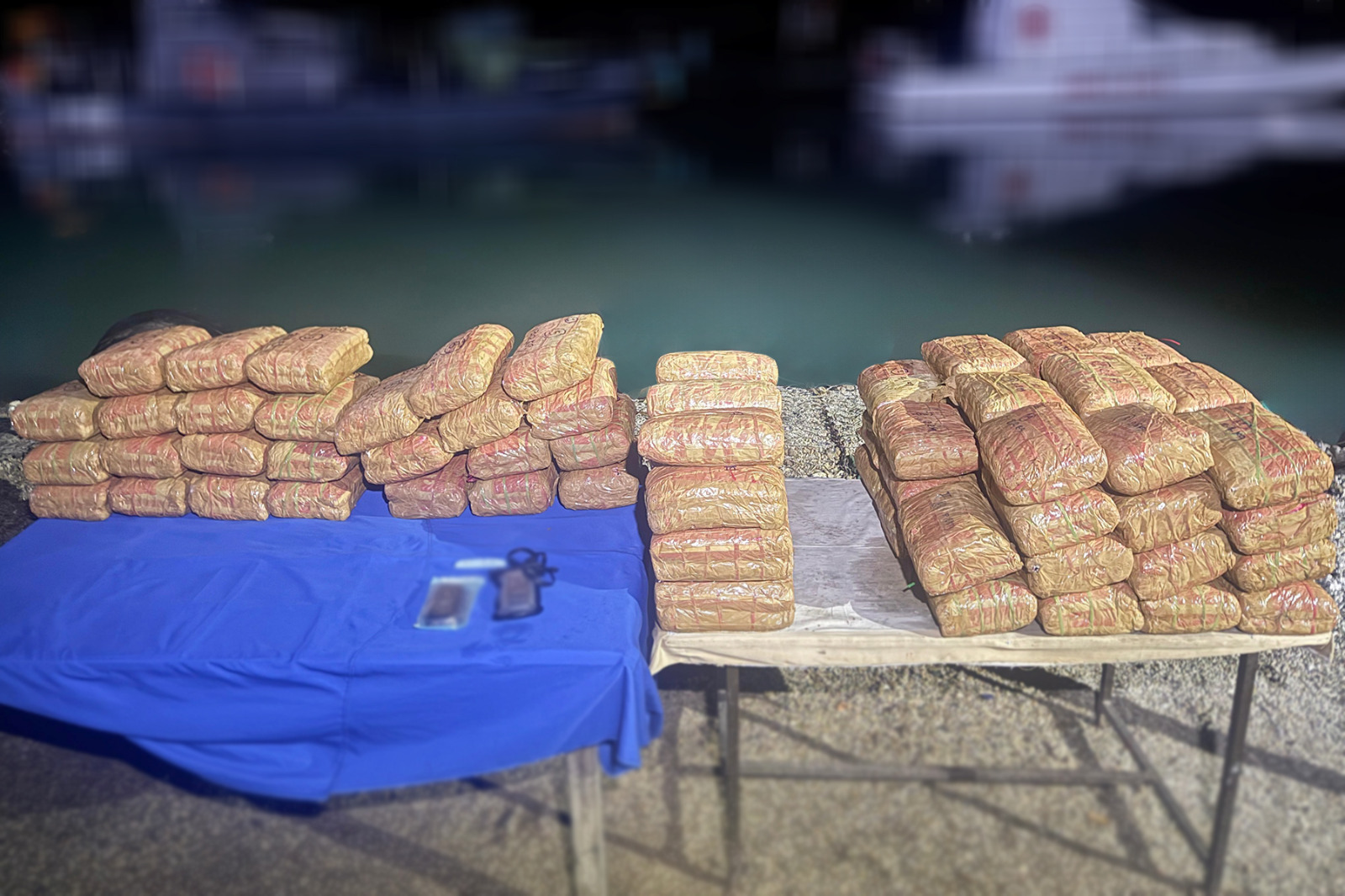 யாழில் 4கோடி ருபாய் பெறுமதியான கேரள கஞ்சாவுடன் இருவர் கைது!