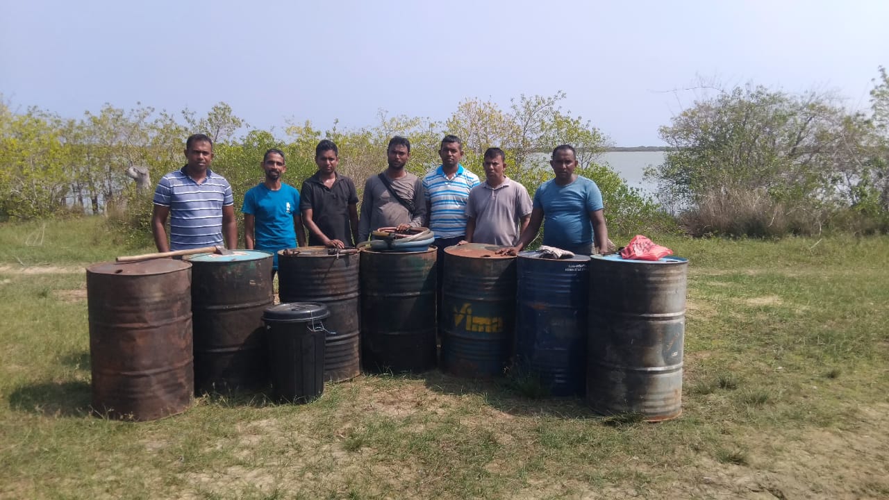 முல்லைதீவில் கசிப்பு உற்பத்தி பொருட்களை மீட்பு!