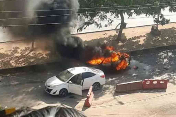 பாகிஸ்தானில் இடம்பெற்ற தற்கொலைத் தாக்குதலில் 12 பேர் பலி