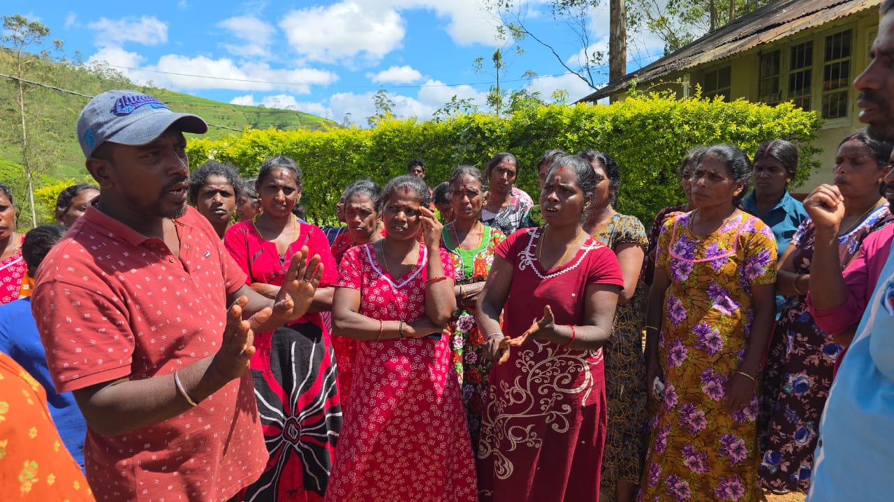 ஆம்புலன்ஸ் வழங்க மறுத்ததால் தொழிலாளர்கள்  போராட்டம் 