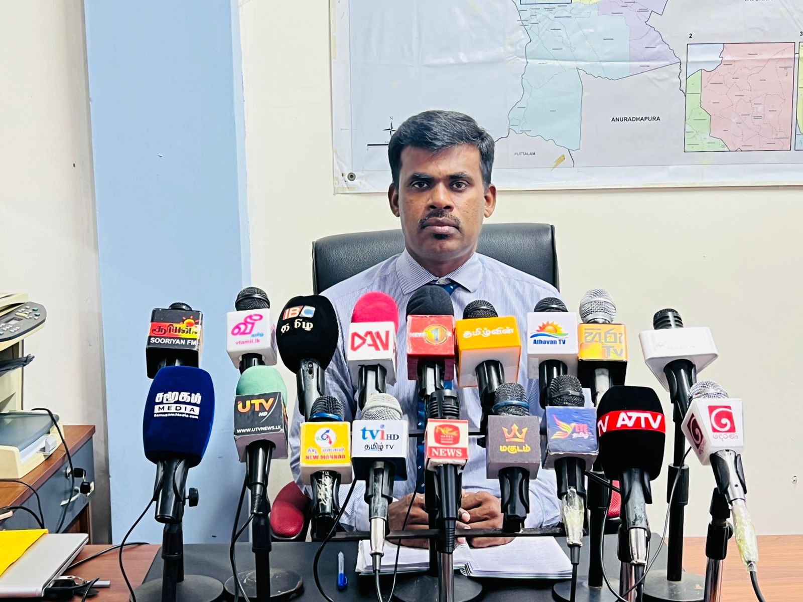 வெள்ளத்தில் மூழ்கிய மன்னார் – யாழ்ப்பாணம் வீதி!