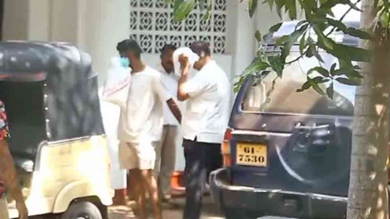 ஹெரோயினுடன் கைது செய்யப்பட்ட அதிபர் பணிநீக்கம்!