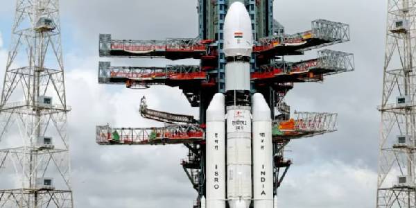 புதிய செயற்கைக்கோள் ஒன்றை இன்று விண்ணில் ஏவிய இஸ்ரோ!