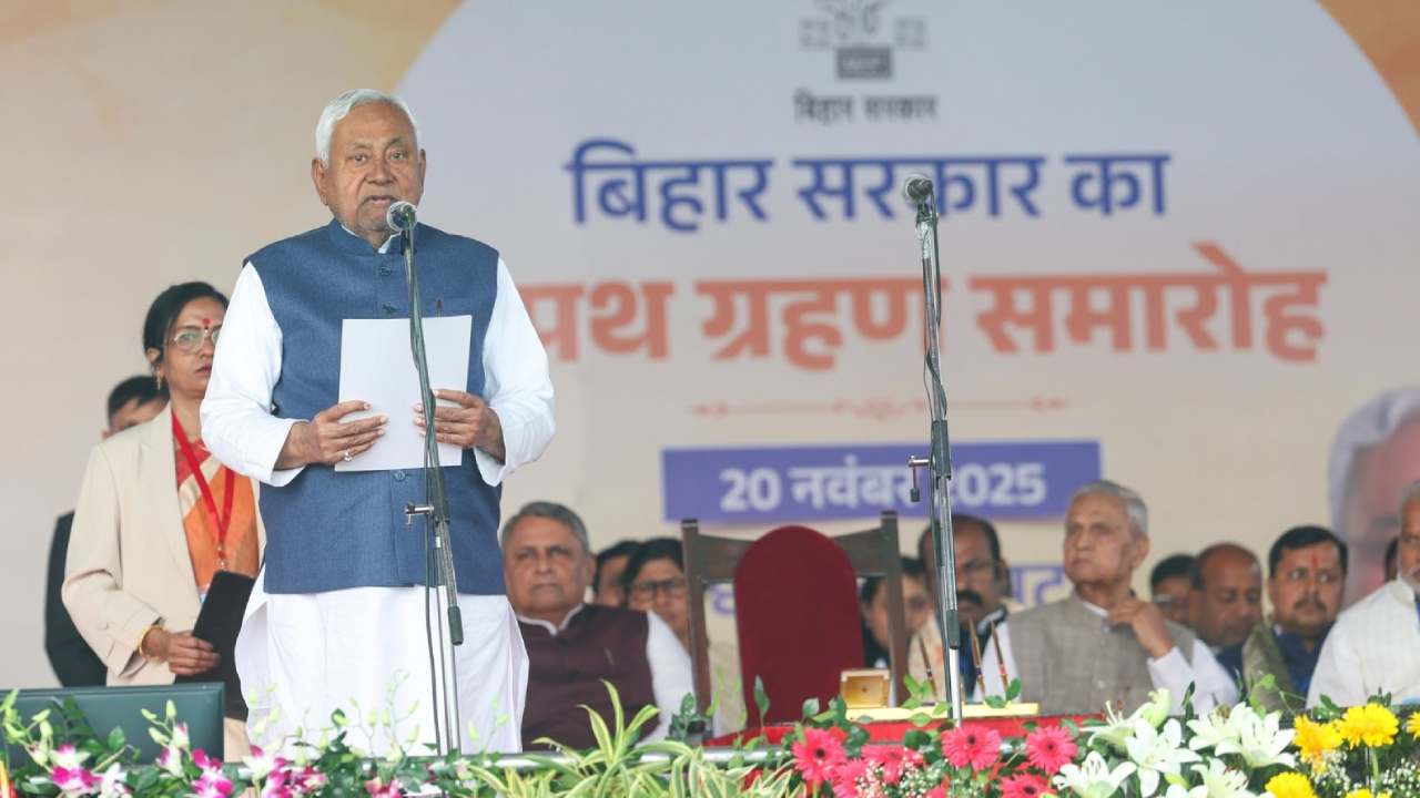 பீகார் முதலமைச்சராக 10 ஆவது முறையாகவும் பதவியேற்றார் நிதீஷ் குமார்!