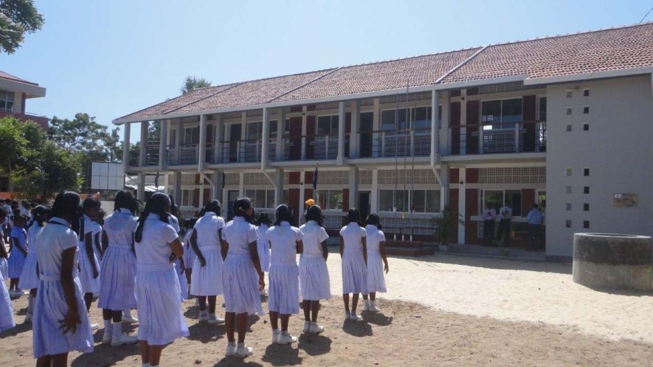 பாடசாலை நேரத்தை அதிகரிக்கும் தீர்மானத்திற்கு தொழிற்சங்கங்கள் எதிர்ப்பு!