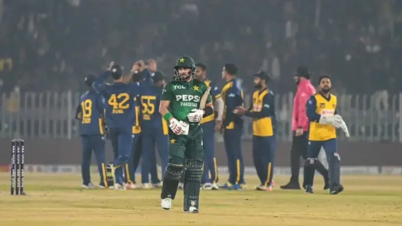 பாகிஸ்தானை வீழ்த்தி இறுதிப் போட்டிக்கு தகுதி பெற்ற இலங்கை!