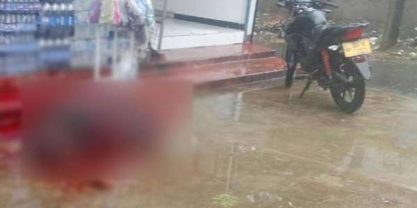 யாழ் திருநெல்வேலி பகுதியில் இளைஞன் மீது வாள்வெட்டு!