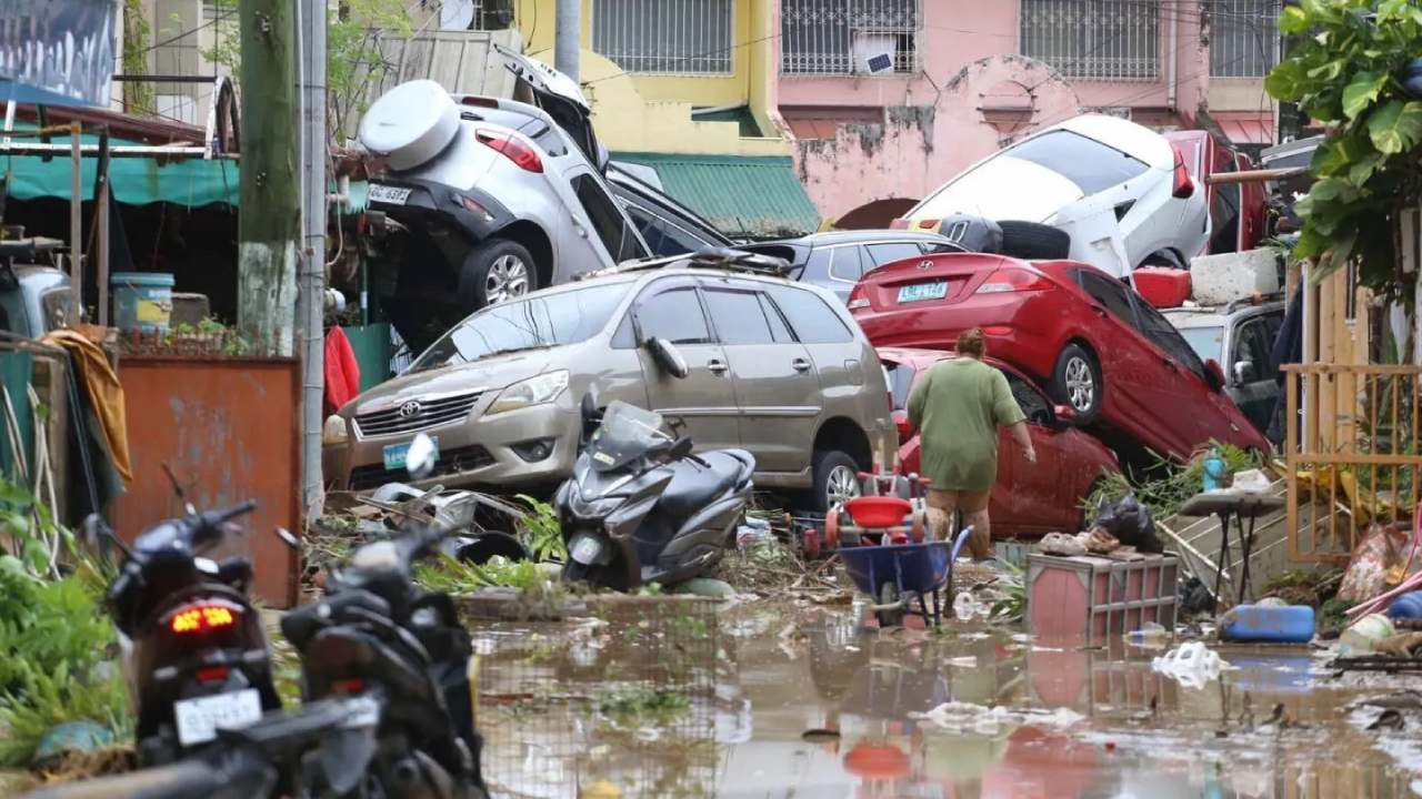 பிலிப்பைன்ஸில் சூறாவளியால் உயிரிழந்ரோரின் எண்ணிக்கை 90 ஆக உயர்வு!