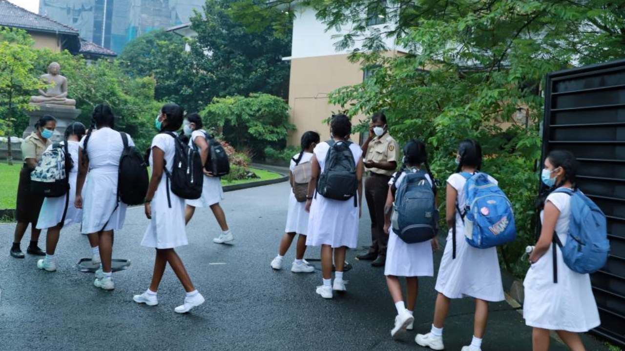 2025 ஆம் கல்வியாண்டுக்கான மூன்றாம் தவணையின் முதல் கட்டம் நாளை நிறைவு!