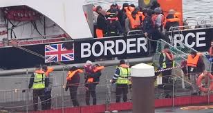 இங்கிலாந்தில்  நிரந்தர குடியிருப்பு பெற 20 ஆண்டுகள் காத்திருப்பு!