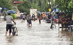 சீரற்ற வானிலையினால் யாழில்  இதுவரை 1297 குடும்பங்களைச் சேர்ந்த 4140 பேர் பாதிப்பு!