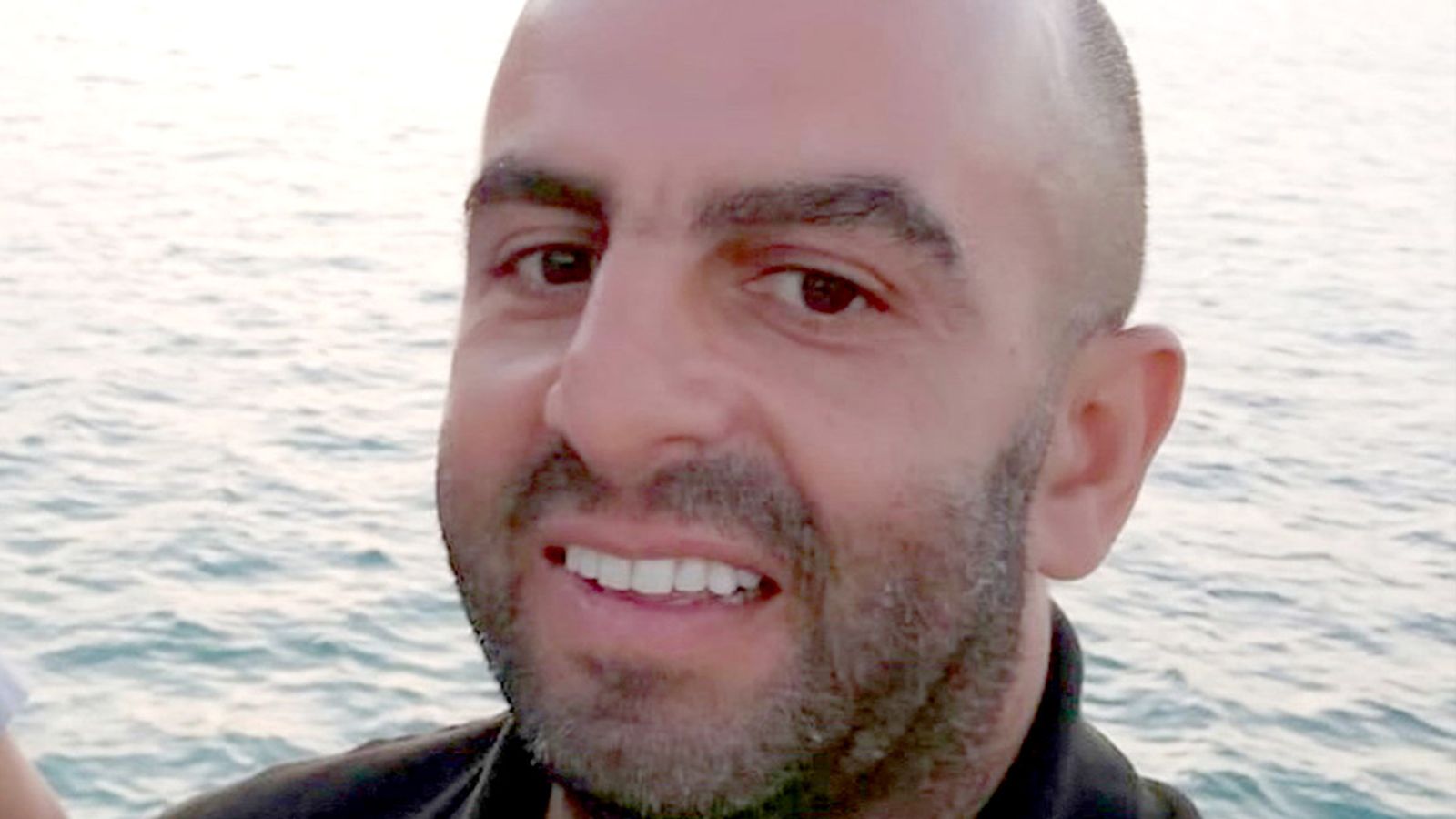 ரயில் கத்திக்குத்து சம்பவத்தில் பயணிகளை  காப்பாற்றியவர்  உயிருக்கு ஆபத்தான நிலையில் சிகிச்சையில்!