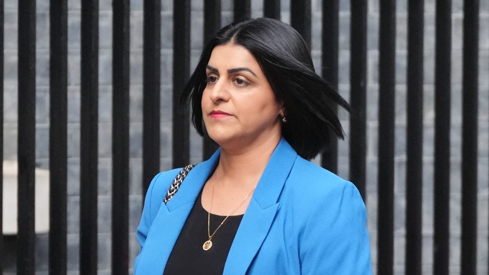 இங்கிலாந்தில் சட்டவிரோதக் குடியேற்றத்தை குறைக்க புதிய திட்டம்!