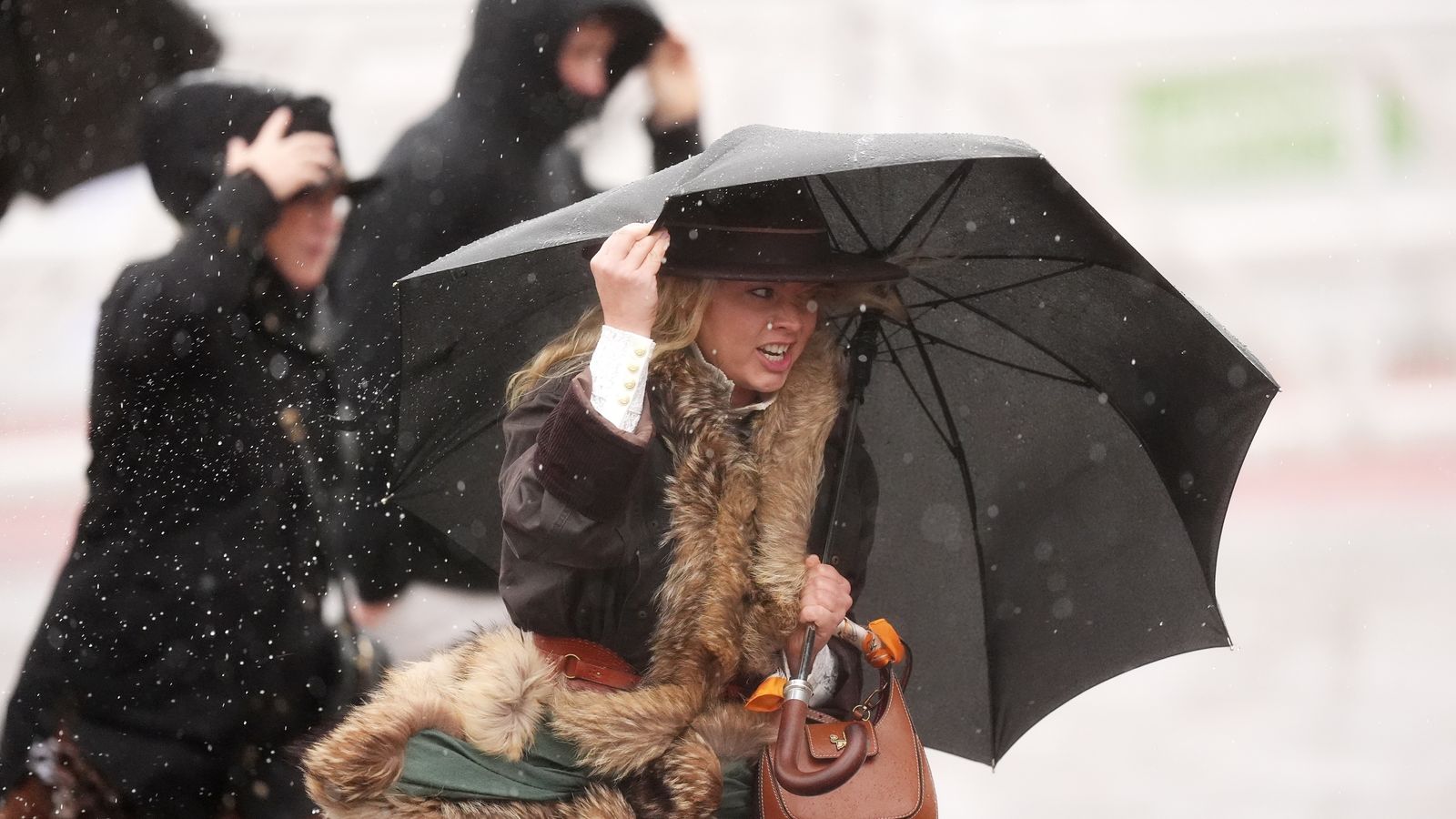 இங்கிலாந்தின் பெரும்பகுதிகளில் கனமழைக்கான மஞ்சள் எச்சரிக்கை !