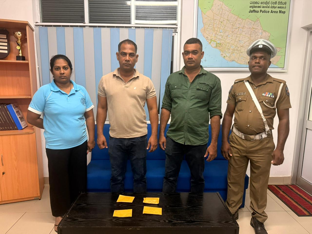 யாழில் நீண்டகாலமாக போதைப்பொருள் விற்பனையில் ஈடுபட்ட பெண் உள்ளிட்ட நால்வர் கைது!