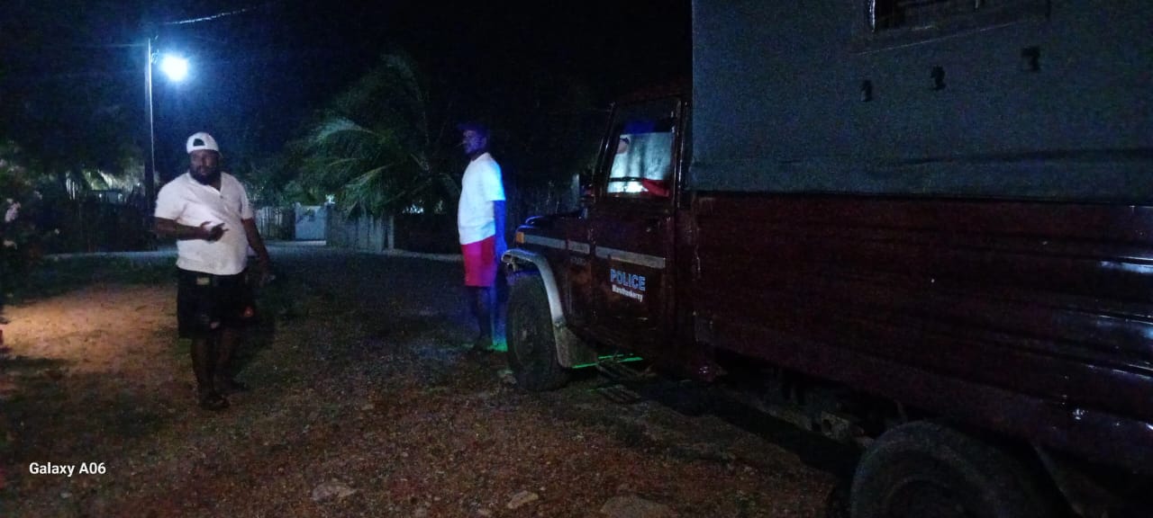 கட்டைக்காடு கிழக்கில்  வன்முறைக் குழு அட்டகாசம்-வீட்டு உடமைகள்,உழவு இயந்திரங்கள் சேதம்!