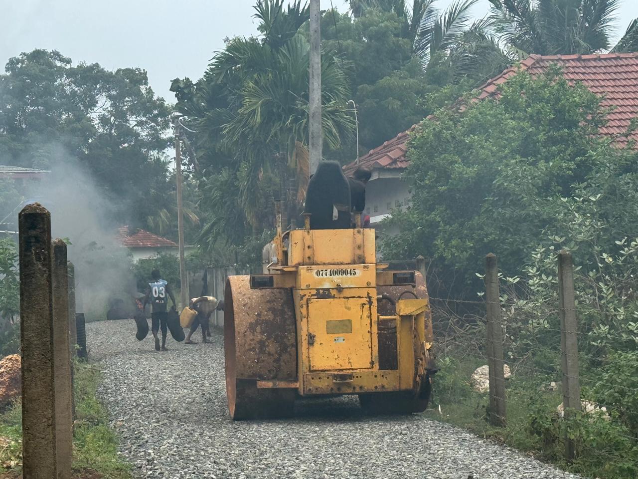 மறுமலர்ச்சிக்கான பாதை. – காங்கேசன்துறையில் வீதிகள் புனரமைப்பு!