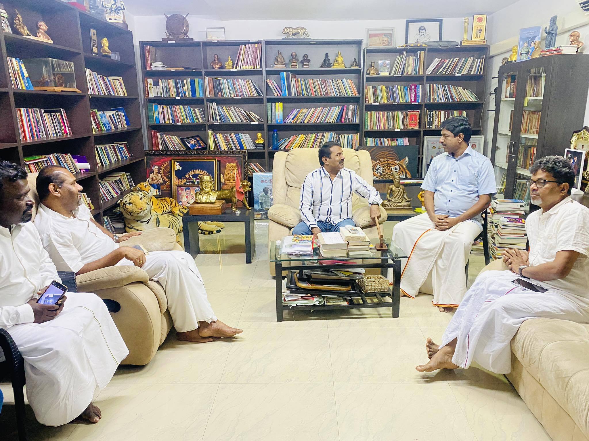 நாம் தமிழர் கட்சியின்  தலைவர் சீமான் அவர்களுக்கும் தமிழ்த் தேசிய பேரவைக்கும் இடையில் சந்திப்பு
