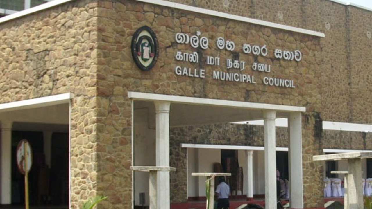 காலி மாநகர சபை அமர்வு குழப்பம்; 05 உறுப்பினர்கள் கைது!