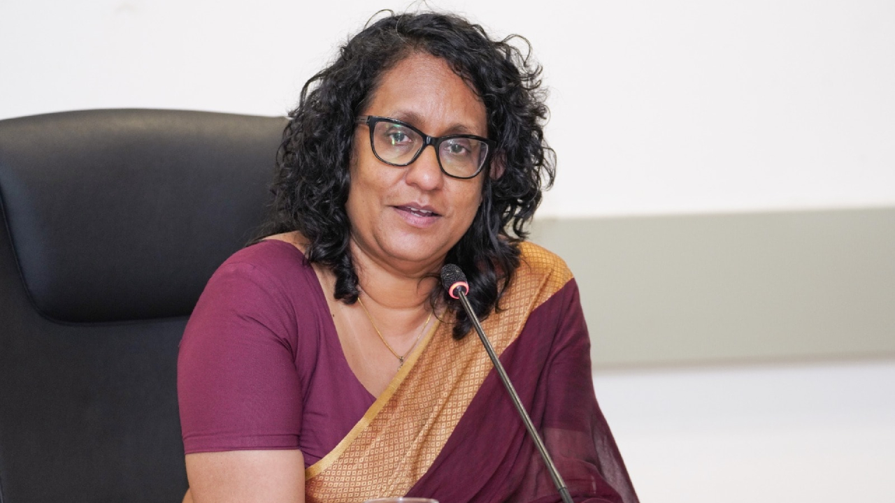 பிரதமர் ஹரிணி அமரசூரியவிற்கு எதிராக நம்பிக்கையில்லாப் பிரேரணையை விவாதிக்க அரசு தயார்!