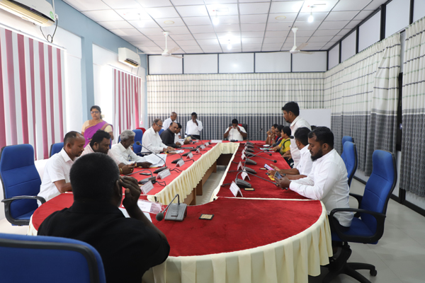 மன்னார் நகர சபையின்   மாதாந்த அமர்வில் அமளி துமளி!