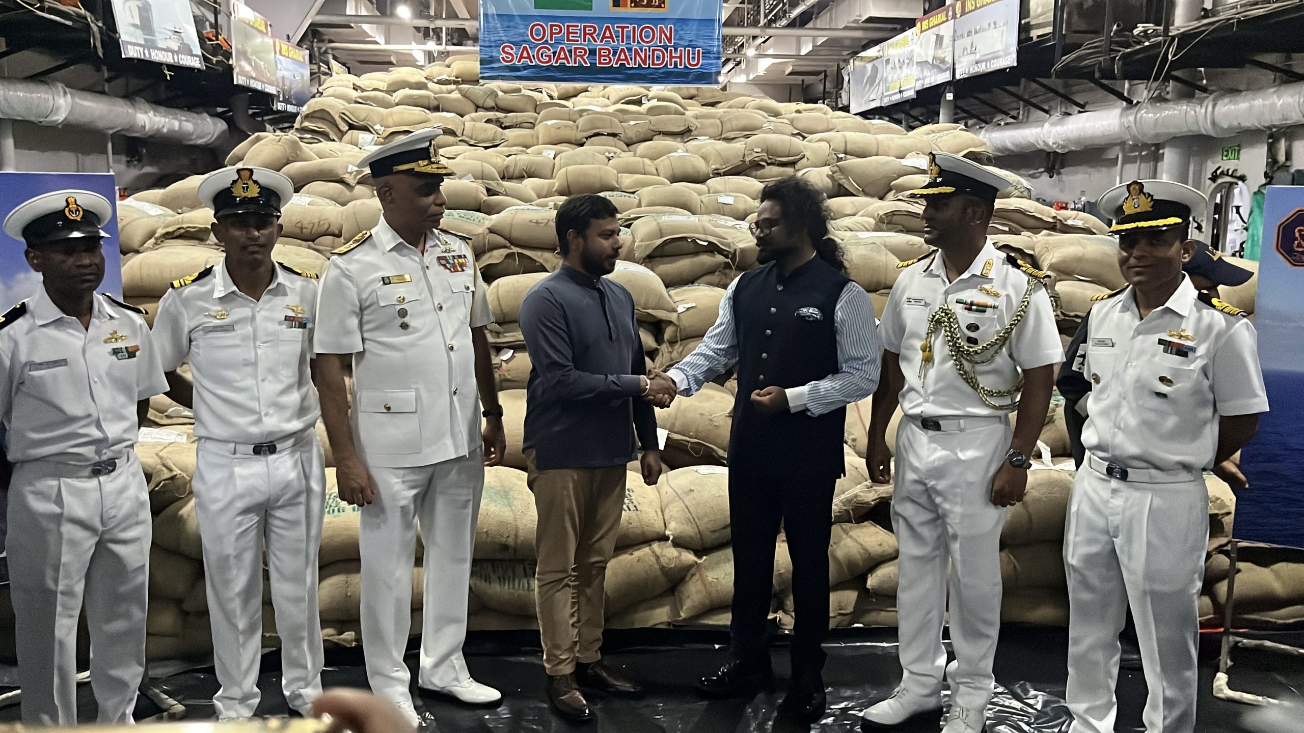 தூத்துக்குடியிலிருந்து  அனுப்பி வைக்கப்பட்ட மேலும் ஒருதொகை அத்தியாவசிய பொருட்கள்!