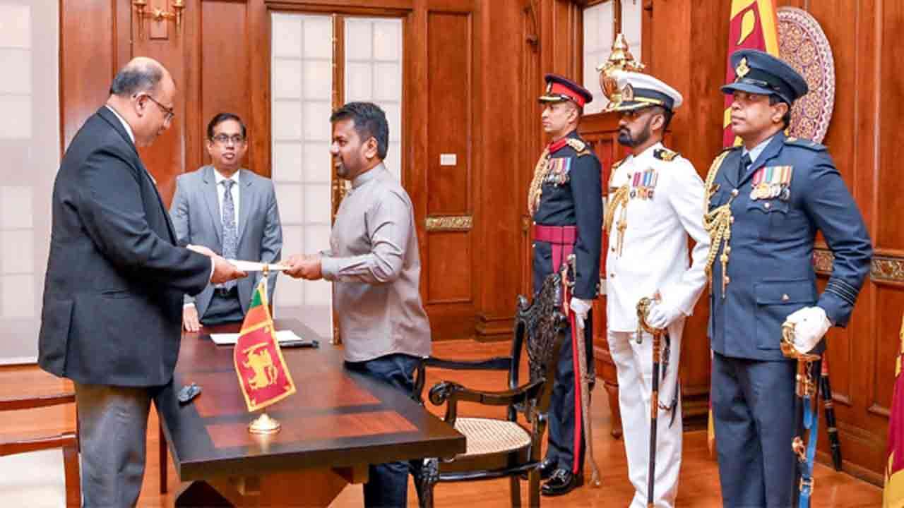 பதில் பிரதம நீதியரசராக உயர் நீதிமன்ற நீதியரசர் ஜனாதிபதி முன்னிலையில் சத்தியப்பிரமாணம்!