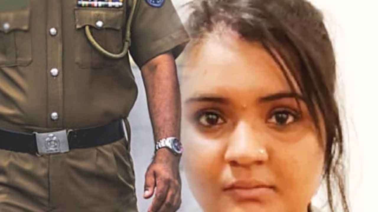 தடுப்புக்காவலில்  தக்ஷியுடன் நெருங்கிய தொடர்பை பேணிய பொலிஸ் சார்ஜன்ட் ஒருவர் பணி இடைநீக்கம்!