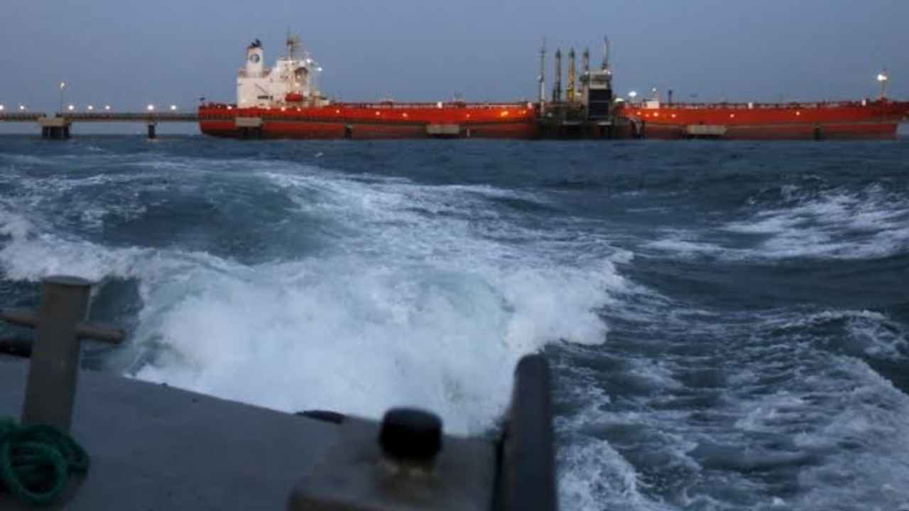 மேலும் ஆறு வெனிசுலா எண்ணெய்க் கப்பல்களுக்கு அமெரிக்கா தடை!