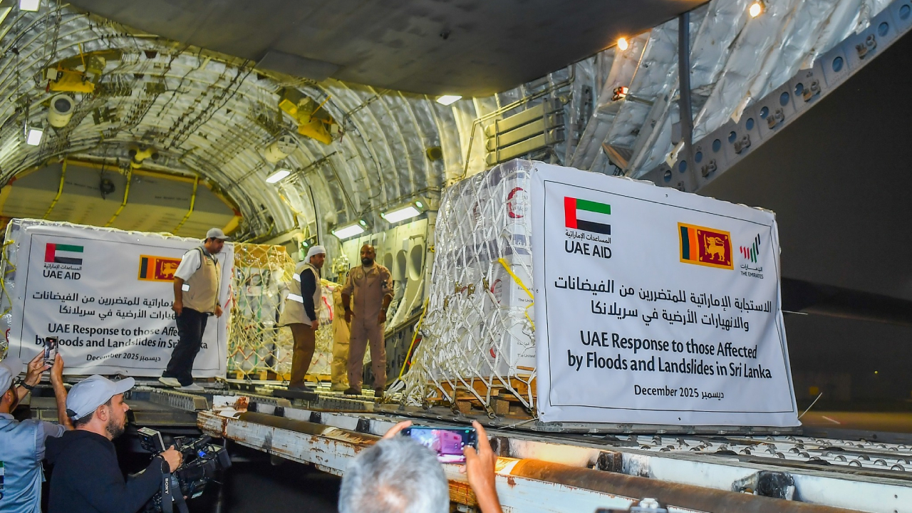 நிவாரணப் பொருட்களுடன் எமிரேட்ஸிலிருந்து வந்த சிறப்பு விமானம்!