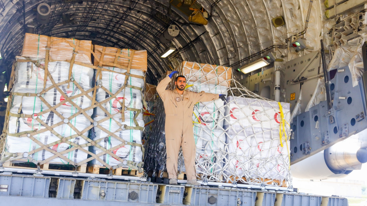 நிவாரண உதவிகளுடன் ஐக்கிய அரபு இராஜ்ஜியத்திலிருந்து வந்த நான்காவது விமானம்!