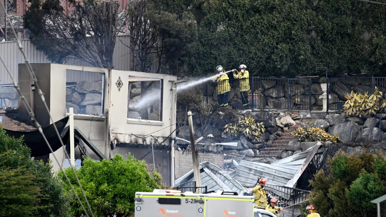 அவுஸ்திரேலியாவில் 40 வீடுகளை தீக்கரையாக்கிய காட்டுத்தீ!