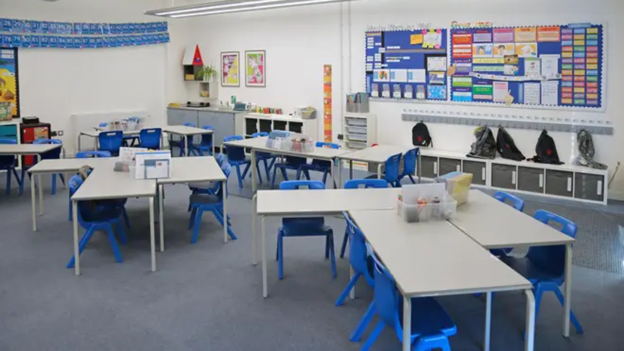 “பிரித்தானியா ஒரு கிறிஸ்தவ நாடு” என இஸ்லாமிய மாணவரிடத்தில் கூறிய ஆசிரியர் பணிநீக்கம்!