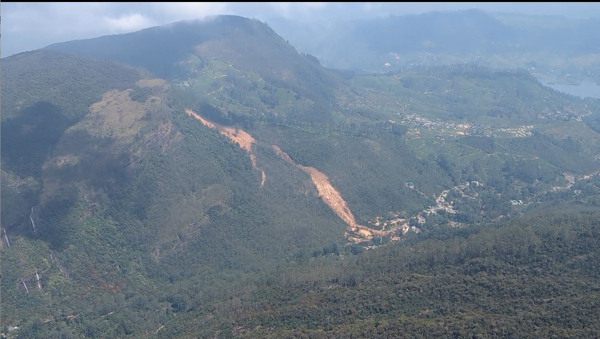 ஹட்டன் நல்லதண்ணி பகுதியில்   ஏற்பட்ட மண்சரிவு!