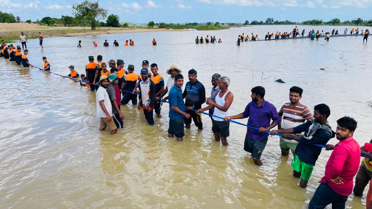 திருகோணமலை மூதூர் – நீலாபொல பகுதியில் குழாய் இணைக்கும் பணி  முன்னெடுப்பு!