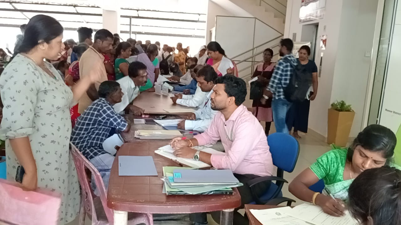 முல்லைத்தீவு மாவட்டதினால் ஒழுங்கு செய்யப்பட்ட நடமாடும் சேவை !