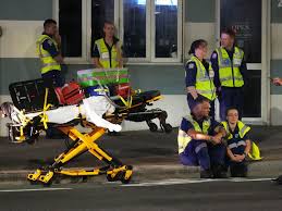 அவுஸ்திரியாவில் போண்டி கடற்கரையில்  இடம்பெற்ற துப்பாக்கிச் சூட்டில் உயிரிழந்தவர்களுக்கு இங்கிலாந்தில் அஞ்சலி!