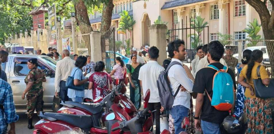 கண்டி மாவட்ட செயலகத்தில் வெடிகுண்டு அச்சுறுத்தல் – விசேட சோதனை