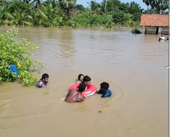திருகோணமலை மாவட்டத்தில் பரவலான பகுதிகளில் வெள்ள நிலமைகள்!